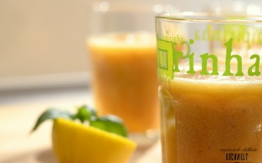 Sommer-Cocktail mit Pfirsich und Honigmelone