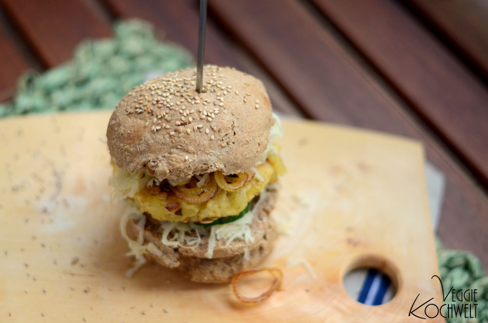Sauerkraut-Burger mit Kartoffelpattie
