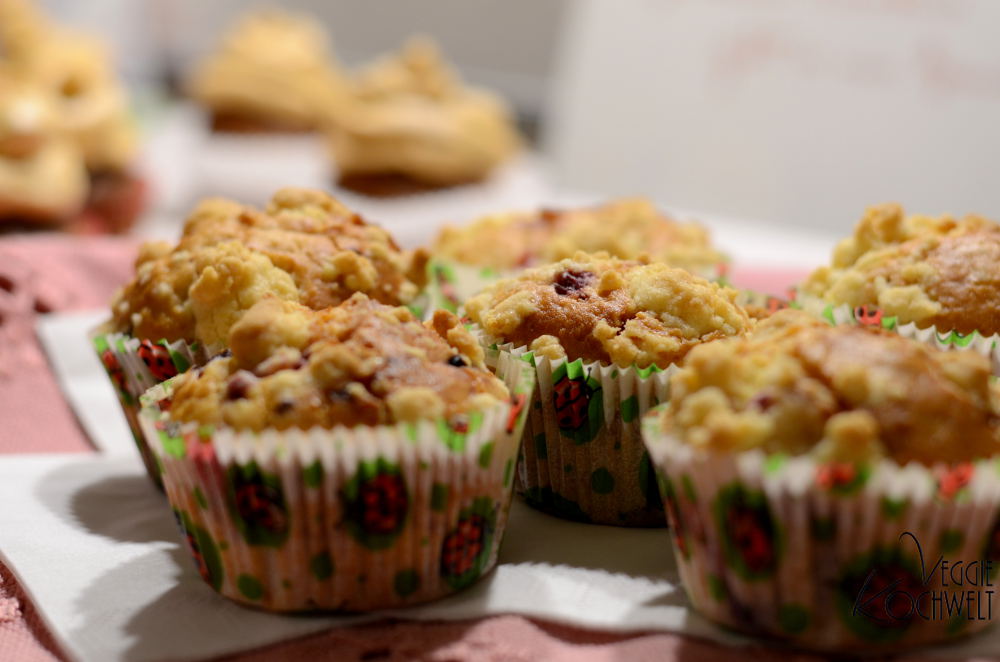 Beeren-Muffins mit Streuseln