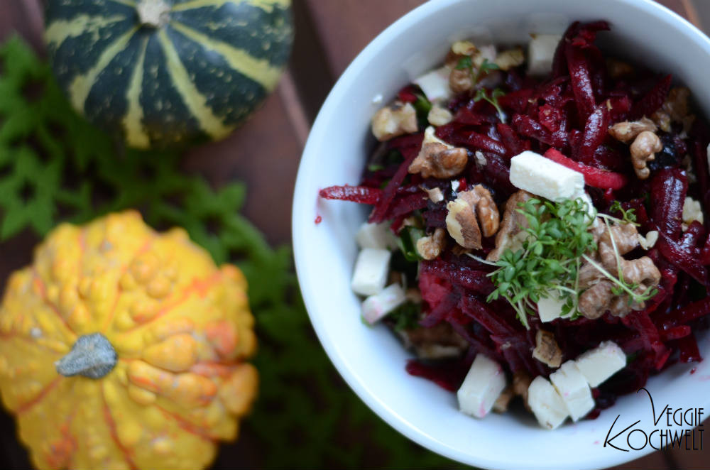 Mädchenküche-8-Rote Beete Salat mit getrockneten Pflaumen und Fetakäse